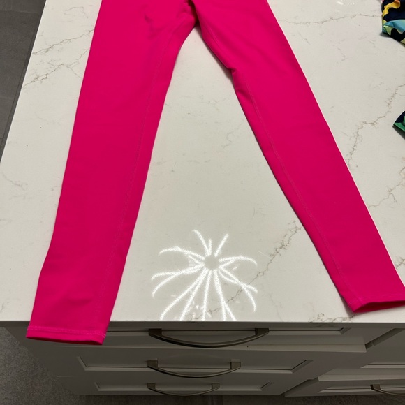 ALO Yoga Pants - 7/8 High-Waist Airlift Legging